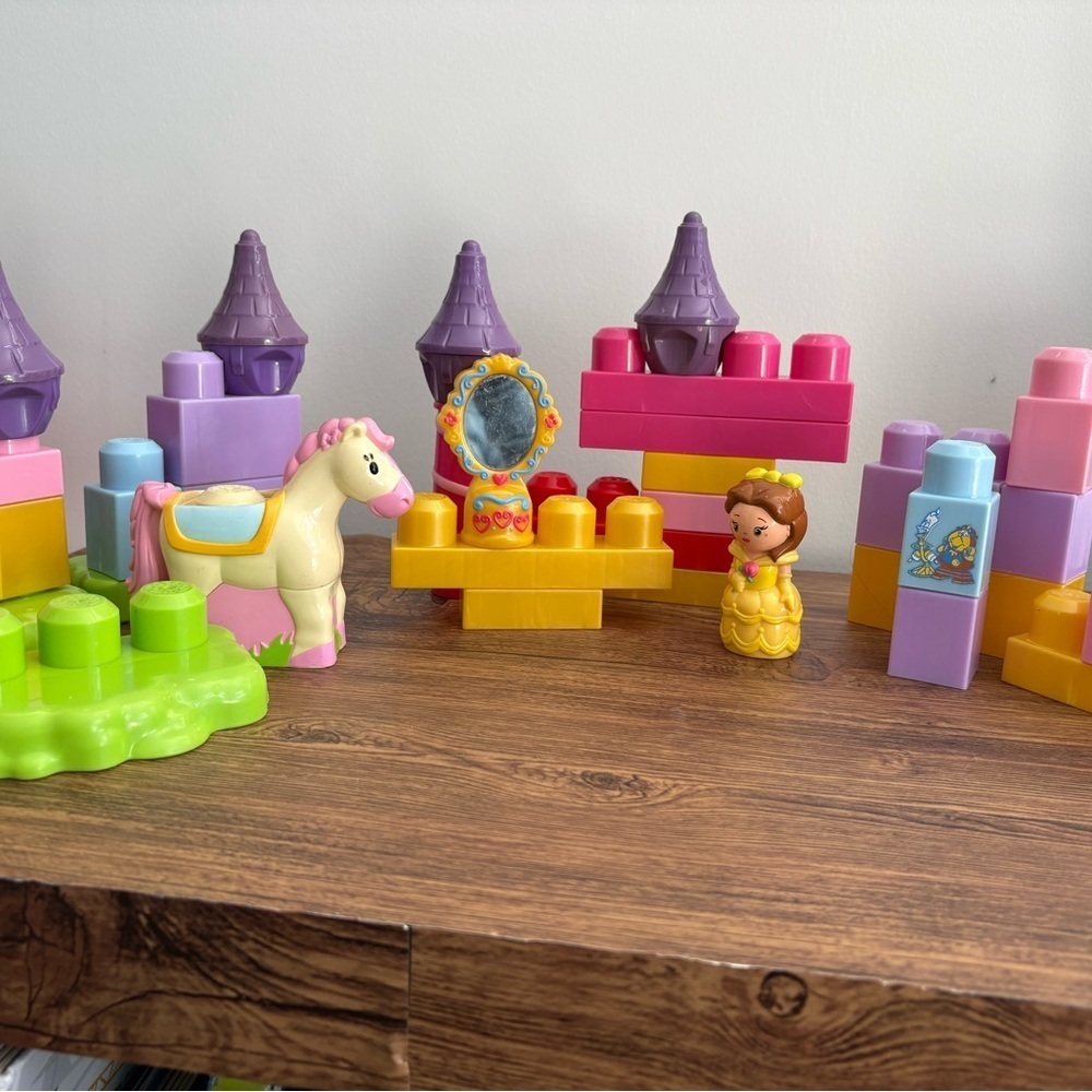 Mega Bloks Princess Castle Set Belle Horse Blocks Rare Disney Style - Picture 2 of 6